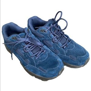 NWOT Blue suede Vionic orthotic walkers